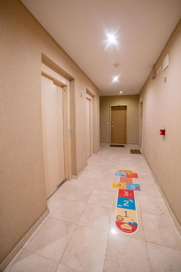 Lovely Apartment Near Airport And Nations Park, With Garage Loures Exteriör bild
